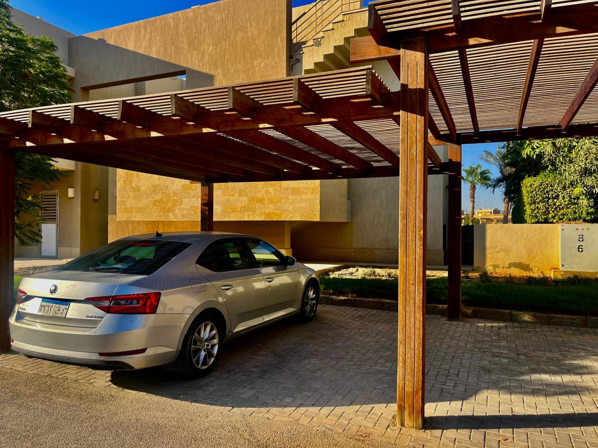 Spacious 3br With Lakeview In Little Venice Apartment Ain Suchna